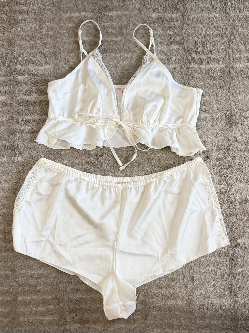 White Lace Trim Camisole & Shorts Sleep Set || LA VIE EN ROSE || size M